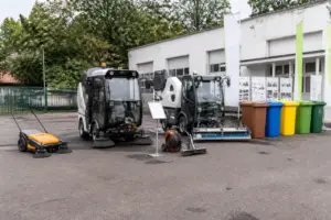 Copiii au aflat cum se curăță Botoșaniul și cum se sortează deșeurile
